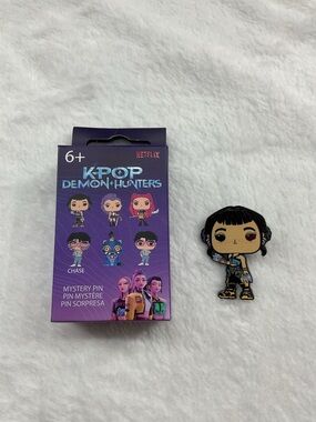 K-Pop Demon Hunters Mystery Enamel Pin -Zoey